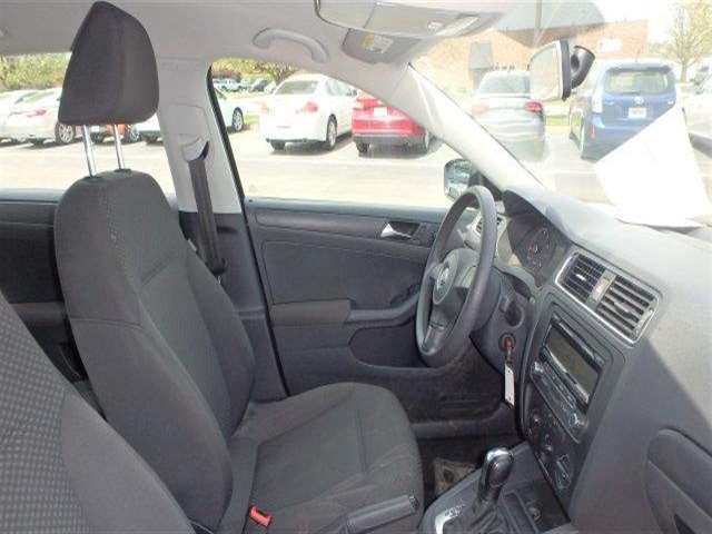 Volkswagen Jetta 2011 photo 22